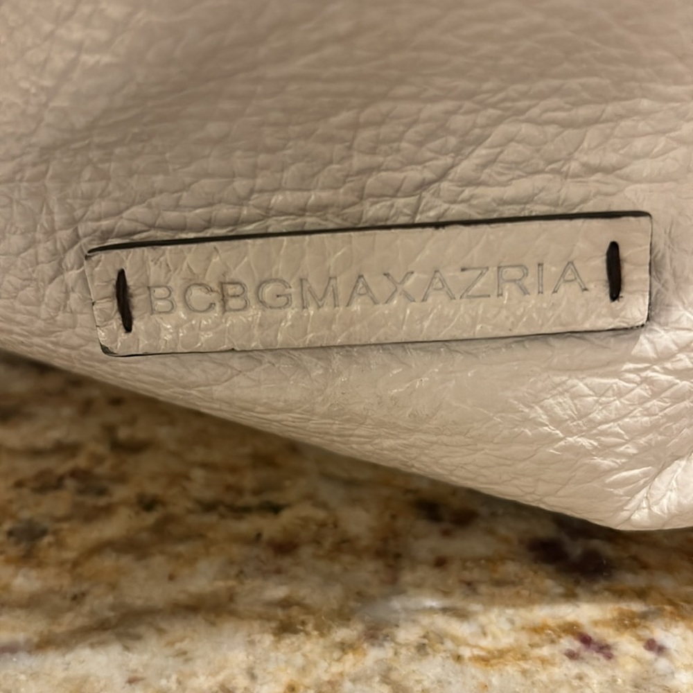GREAT WHITE BCBGMAXZRIA🔥🔥pebbled leather handbag 👜 - Picture 6 of 16